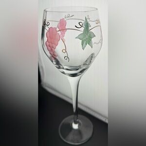 Rosenberg Romanian Crystal etched and hand painted grapevine, wine glass. 12oz